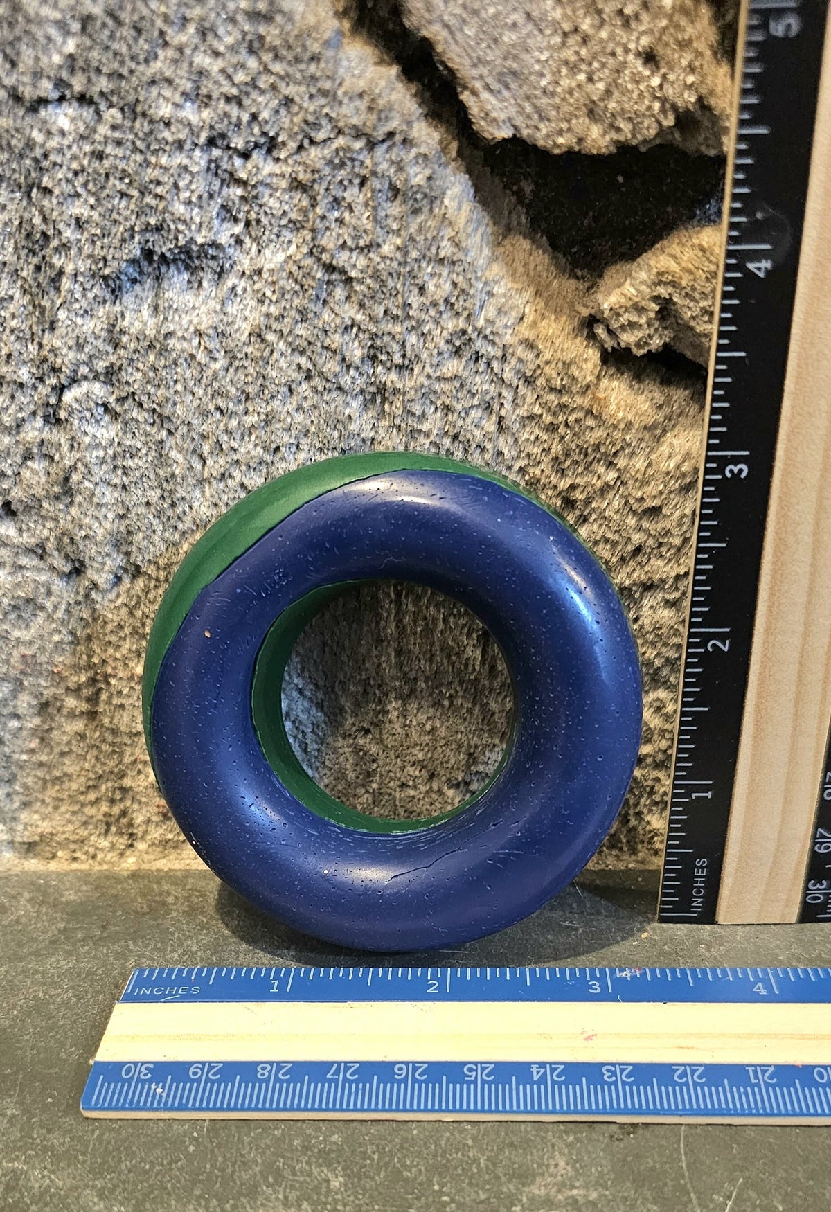 Two-Tone Ring Crayon